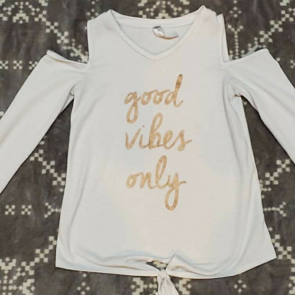 Girl long sleeved shirt